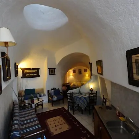 Kavalari - Adults Only 2* Fira (Santorini)