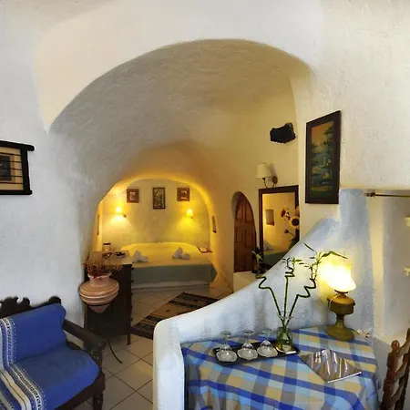 Kavalari - Adults Only Fira (Santorini)
